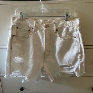 American Eagle Denim 90’s Boyfriend Short in White